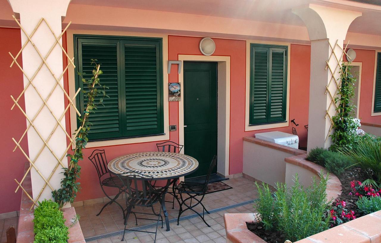 World Village Apartments Diano Marina Quarto foto